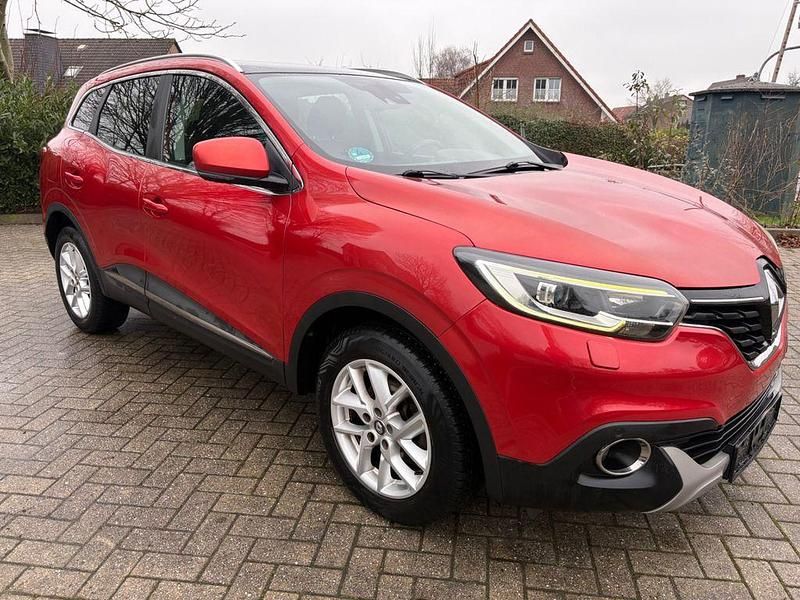 Rot Gebraucht 2015 Renault Kadjar Bose Edition SUV | 7.250 € (Guter Preis) - Bild 1/4