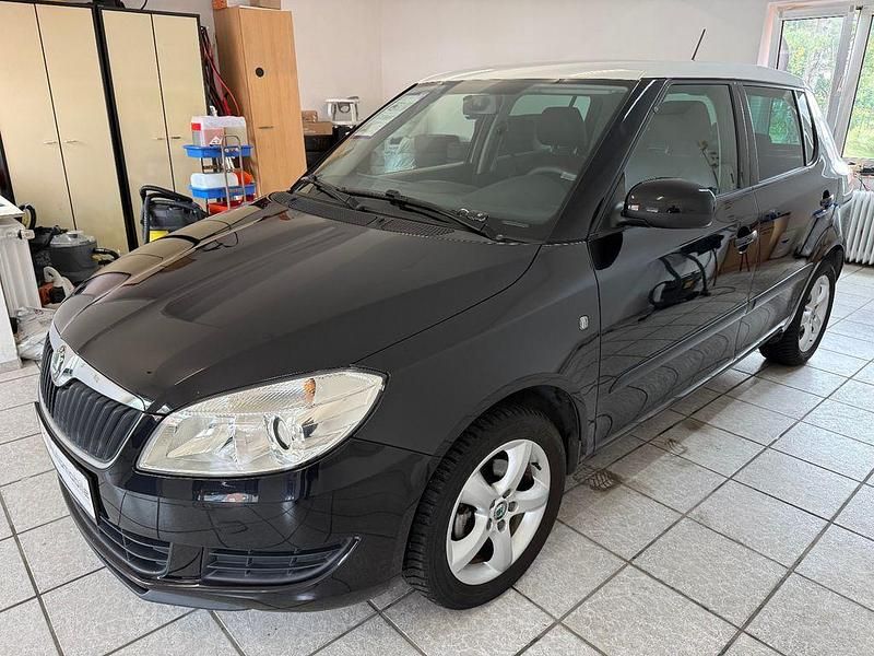 Gebraucht Skoda Fabia Ambition 69 PS (50 kW) 2012 Schwarz Limousine