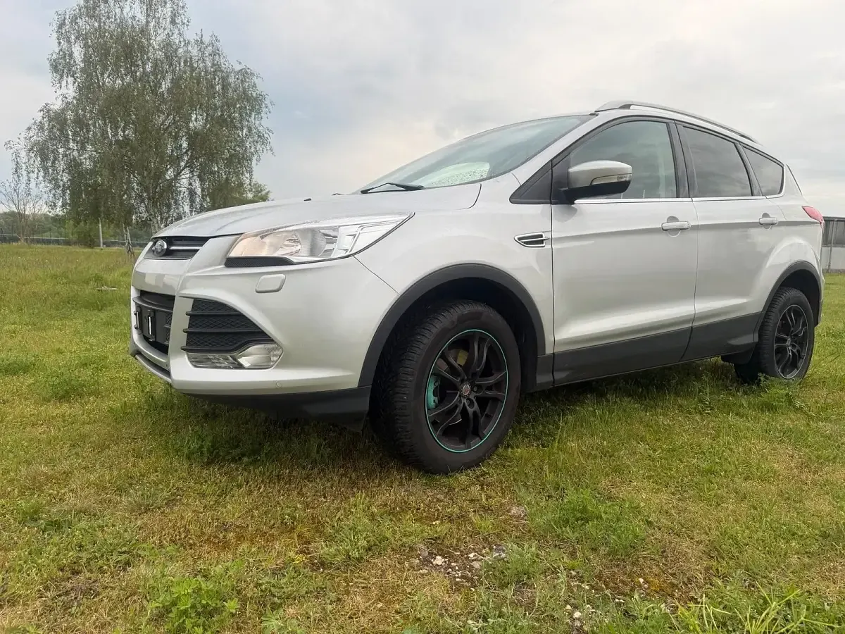 Gebraucht Ford Kuga 150 PS (110 kW) 2016 Silber SUV