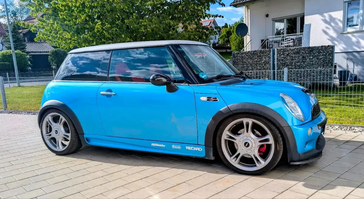 Używany Mini John Cooper Works 240 KM (176 kW) 2003 Niebieski Hatchback