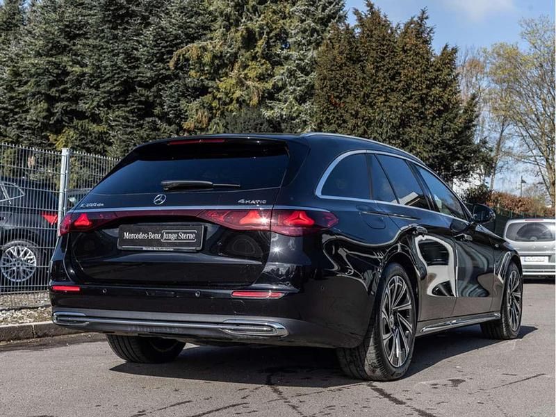 Gebraucht Mercedes E300 Exclusive 313 PS (230 kW) 2025 Schwarz obsidianschwarz metall Kombi