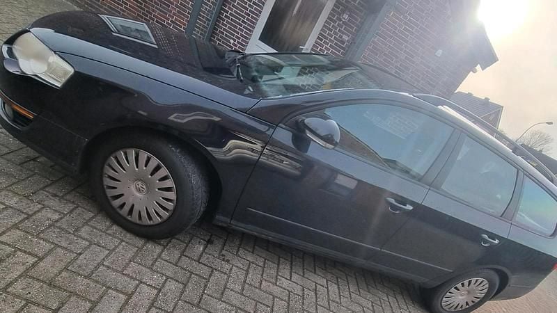 Gebraucht VW Passat 102 PS (75 kW) 2008 Schwarz Kombi