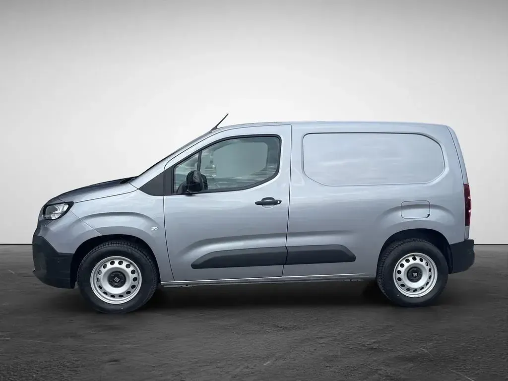 Gebraucht Fiat Doblò 131 PS (96 kW) 2025 Grau Van / Kleinbus