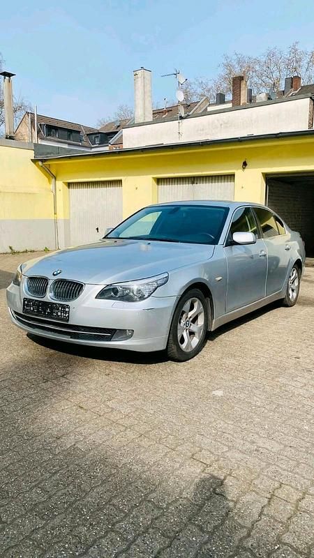 Gebraucht BMW 530 197 PS (144 kW) 2008 Grau Limousine