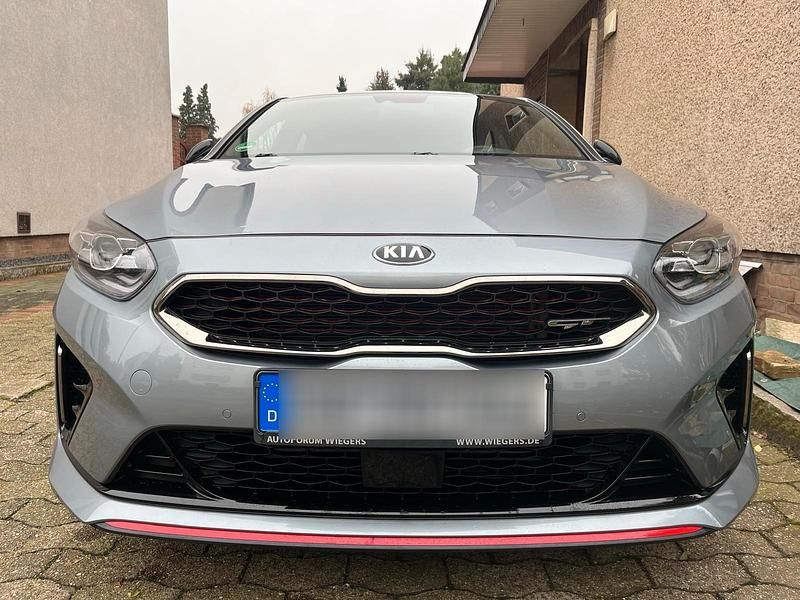 Silber Gebraucht 2021 Kia ProCeed GT Kleinwagen | 23.750 € (Guter Preis) - Bild 1/4