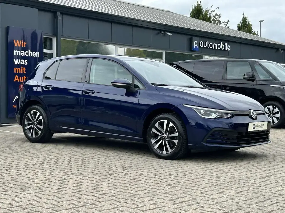 Gebraucht VW Golf VII United 110 PS (80 kW) 2021 Atlantic blue Kleinwagen