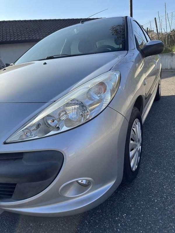 Gebraucht Peugeot 206+ 60 PS (44 kW) 2011 Kleinwagen