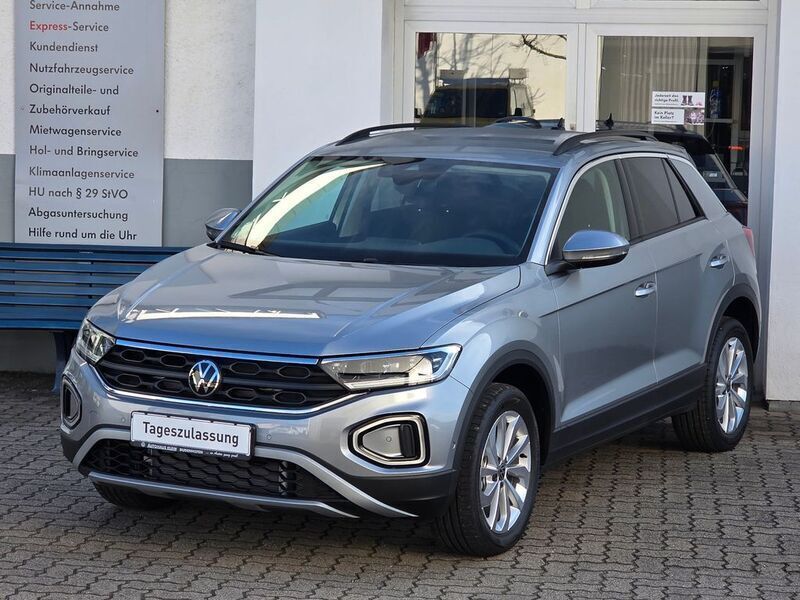 Silber Neu 2025 VW T-Roc Life SUV | 32.470 € (Superpreis) - Bild 1/4