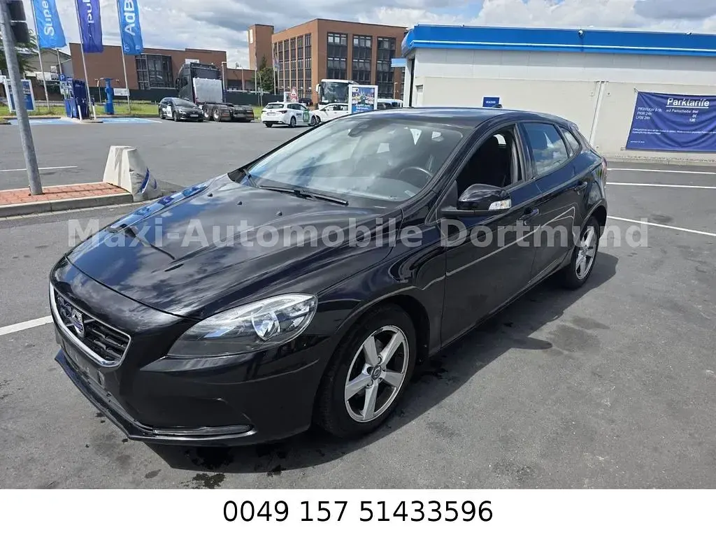 Gebraucht Volvo V40 Kinetic 120 PS (88 kW) 2016 Schwarz Limousine