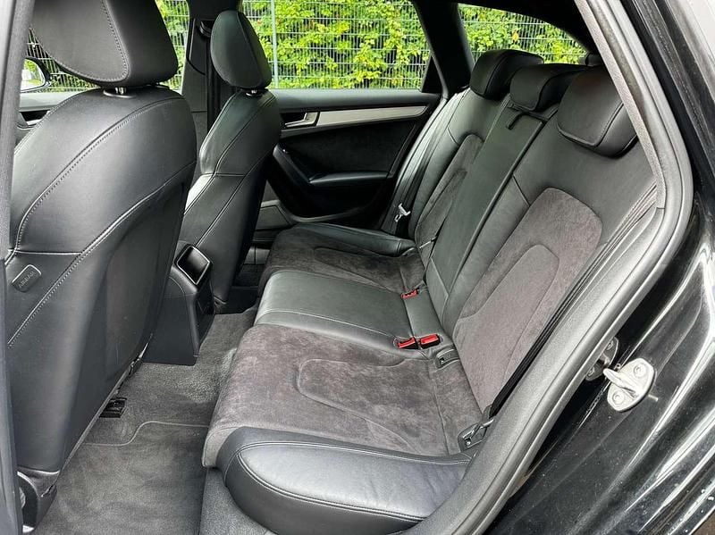 Gebraucht Audi A4 Attraction 150 PS (110 kW) 2015 Other Kombi