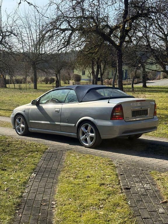 Gebraucht Opel Astra Cabriolet 125 PS (91 kW) 2001 Silber Cabrio