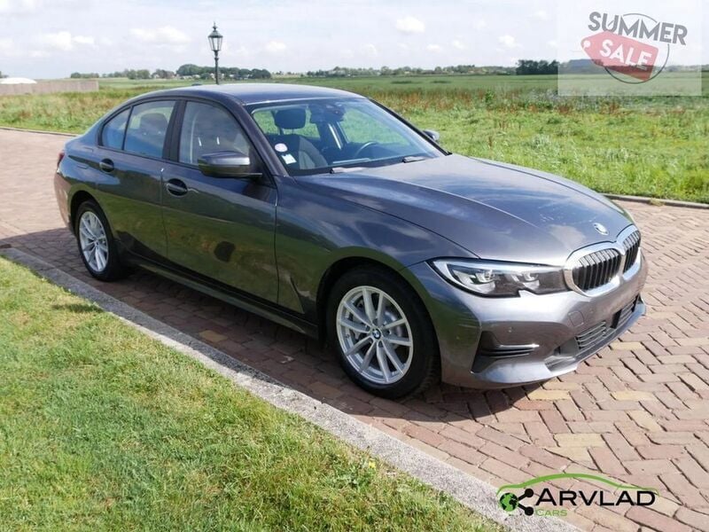 Grau Gebraucht 2020 BMW 330e Limousine | 19.359 € (Fairer Preis) - Bild 1/4