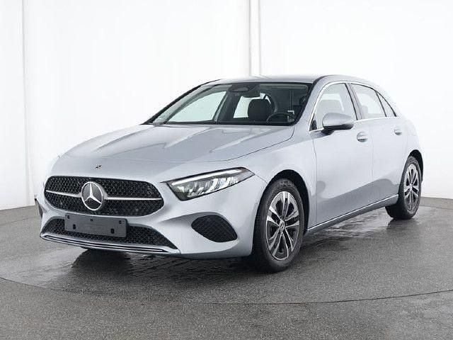 Gebraucht 2024 Mercedes A180 | 26.518 € (Superpreis) - Bild 1/4