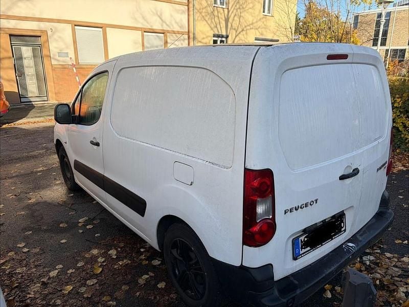 Gebraucht Peugeot Partner 90 PS (66 kW) 2010 Weiß Van / Kleinbus
