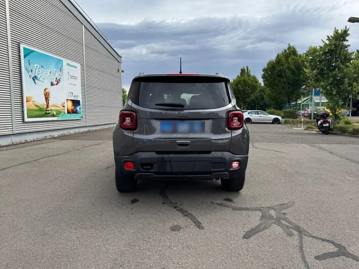 Gebraucht Jeep Renegade Trailhawk 241 PS (177 kW) 2021 Grau SUV