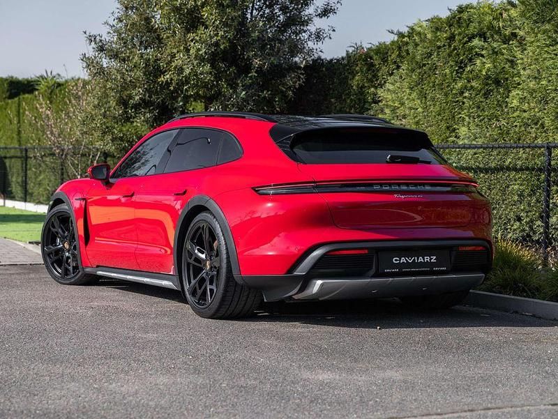 Gebraucht Porsche Taycan 319 kW (435 PS) 2024 Rot Limousine