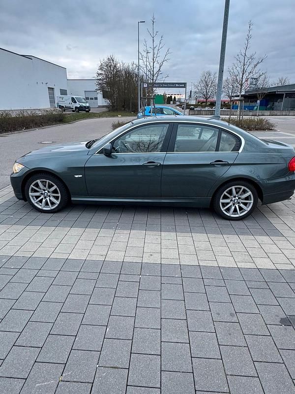 Gebraucht BMW 330 245 PS (180 kW) 2009 Grau Limousine