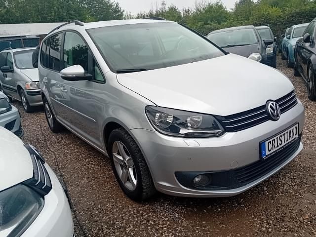 Gebraucht VW Touran Trendline 105 PS (77 kW) 2013 Silber Van / Kleinbus
