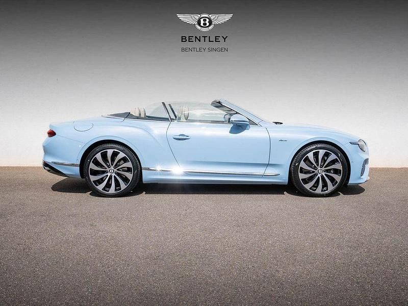 Neu Bentley Continental 680 PS (500 kW) 2025 Blau Limousine
