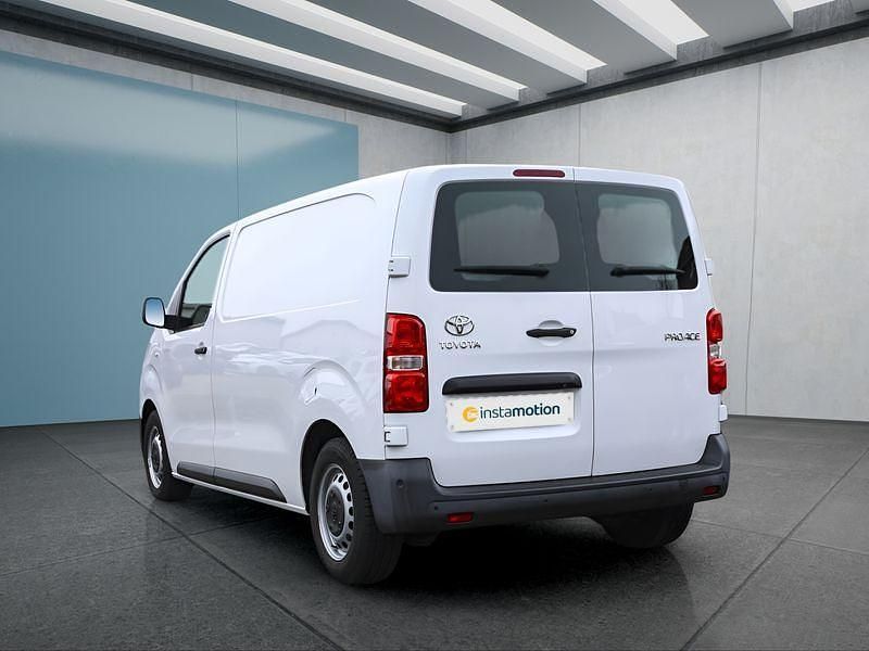 Gebraucht Toyota Proace 120 PS (88 kW) 2022 Weiß Van / Kleinbus