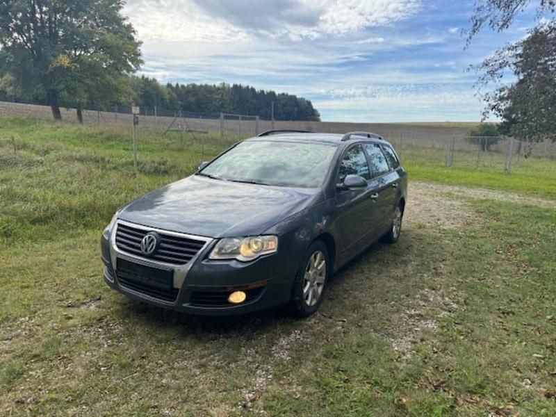 Grau Gebraucht 2010 VW Passat Kombi | 2.500 € (Superpreis) - Bild 1/4