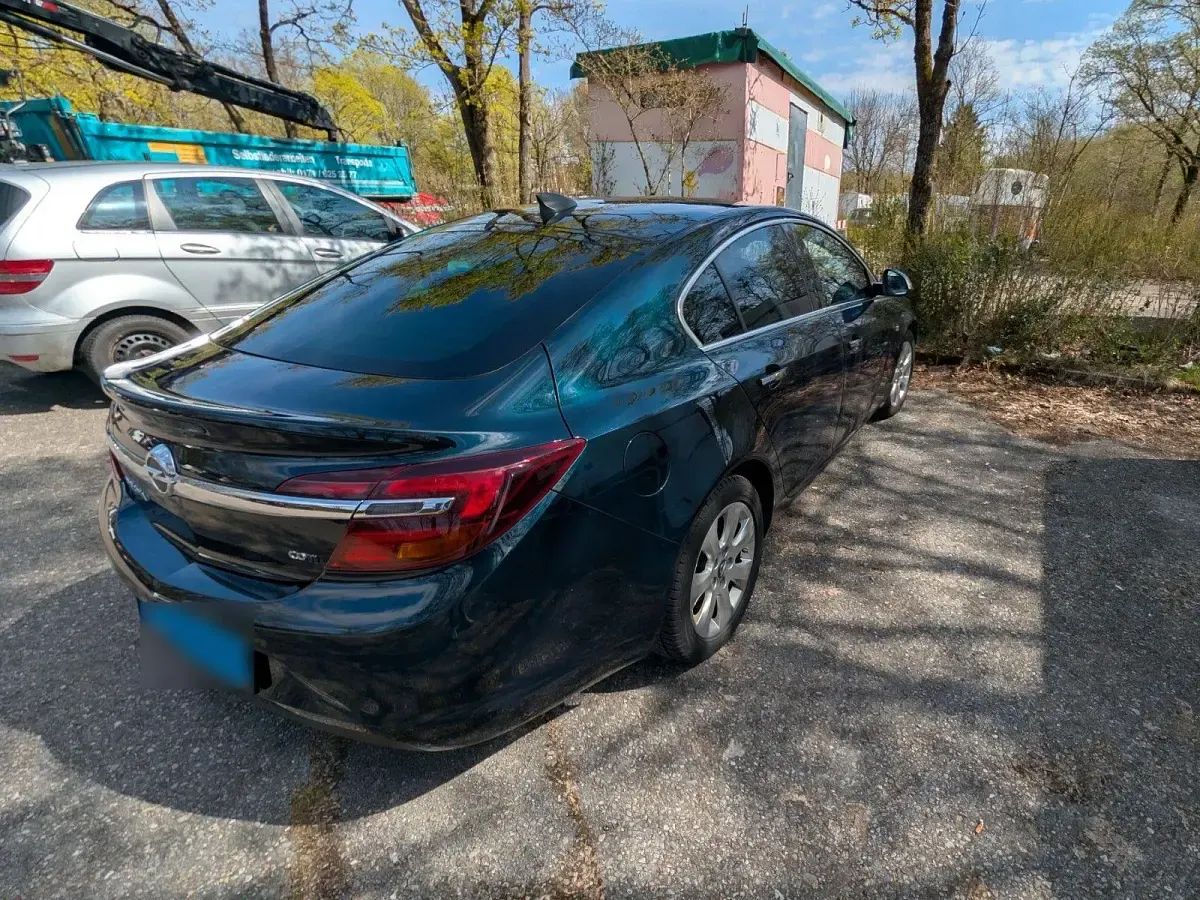 Gebraucht Opel Insignia 170 PS (125 kW) 2016 Grün Kombi
