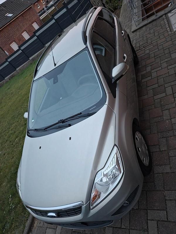 Gebraucht Ford Focus 109 PS (80 kW) 2009 Grau Kombi