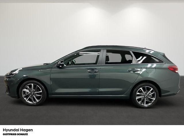 Gebraucht Hyundai i30 Advantage 101 PS (74 kW) 2025 Cypress green / mic Kombi