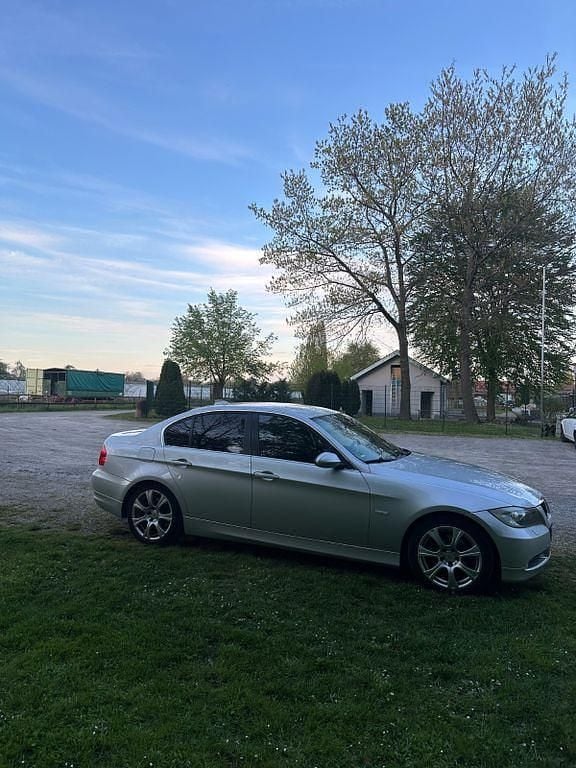 Second-hand BMW 325 218 CP (160 kW) 2007 Argintiu Berlinǎ