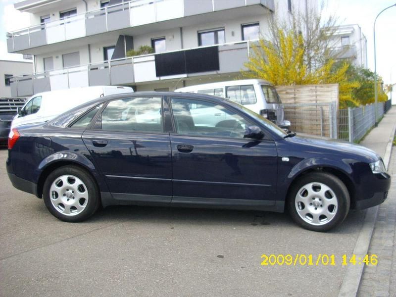 Gebraucht Audi A4 102 PS (75 kW) 2003 Blau Limousine