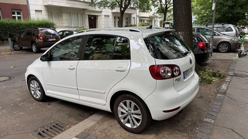 Weiß Gebraucht 2011 VW Golf Plus Style Van / Kleinbus | 6.500 € (Guter Preis) - Bild 1/4