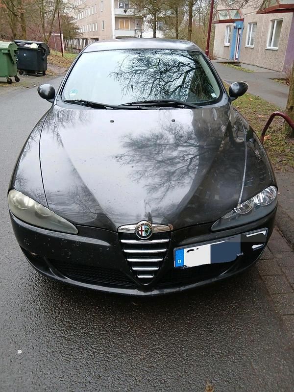 Schwarz Gebraucht 2005 Alfa Romeo 147 Kleinwagen | 500 € (Etwas zu teuer) - Bild 1/4