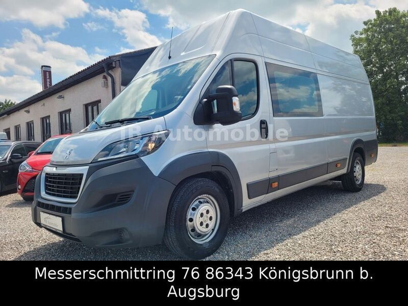 Lackierung aluminiumgrau/meta Gebraucht 2015 Peugeot Boxer Comfort plus Van | 22.950 € - Bild 1/3