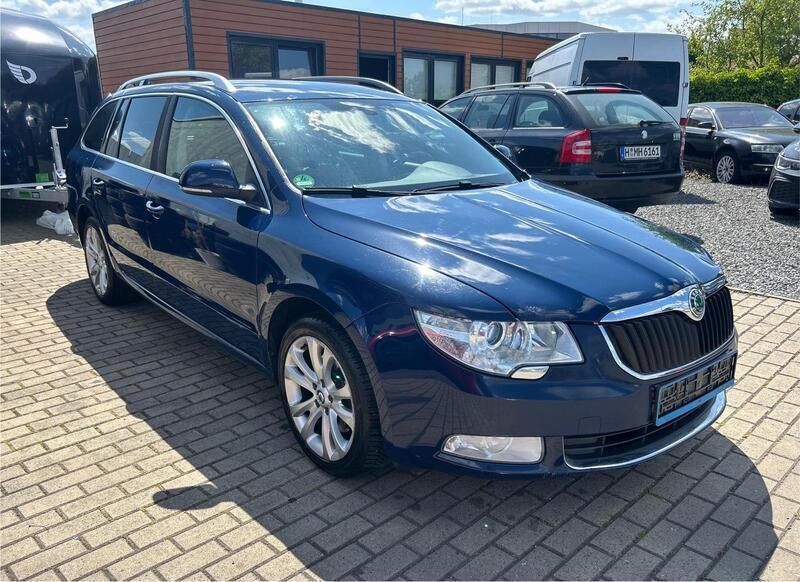 Blau Gebraucht 2011 Skoda Superb Kombi | 5.500 € (Guter Preis) - Bild 1/4