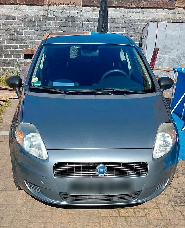 Grau Gebraucht 2006 Fiat Punto Kleinwagen | 3.000 € (Fairer Preis) - Bild 1/4