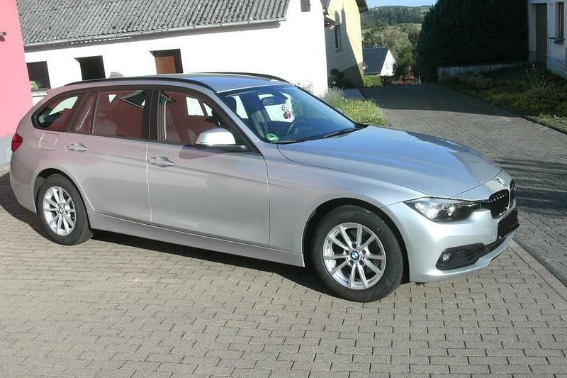 Gebraucht BMW 320 184 PS (135 kW) 2016 Silber Kombi