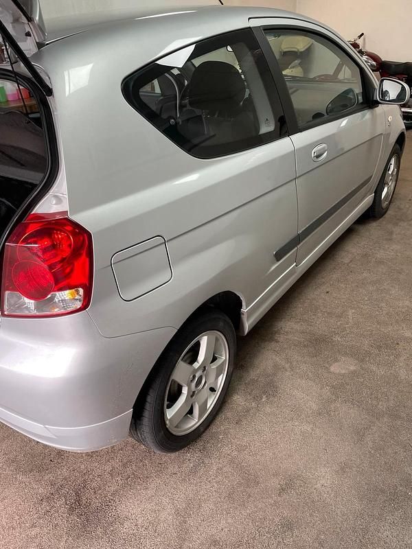 Gebraucht Chevrolet Kalos 95 PS (69 kW) 2006 Silber Coupé