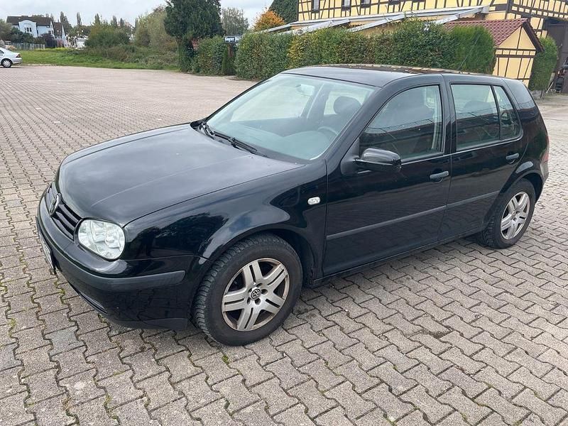 Schwarz Gebraucht 2001 VW Golf IV Basis Limousine | 1.450 € (Fairer Preis) - Bild 1/4