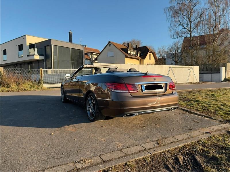 Gebraucht Mercedes E220 170 PS (125 kW) 2014 Braun Cabrio
