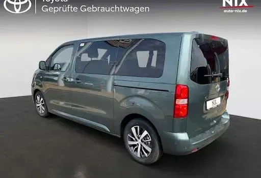 Neu Toyota Proace Verso 180 PS (132 kW) 2026 Grün Kombi