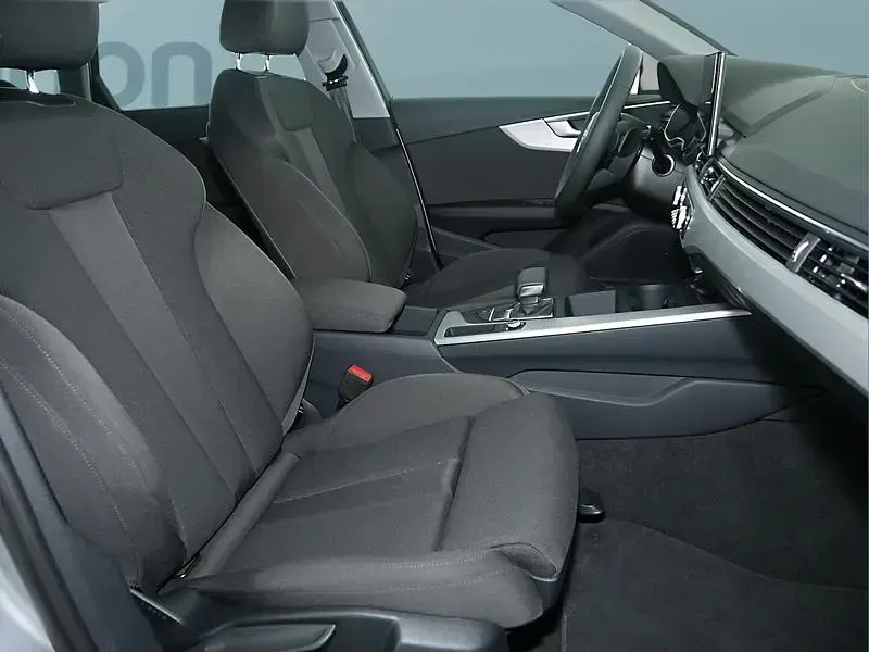 Gebraucht Audi A4 136 PS (100 kW) 2024 Silber Kombi