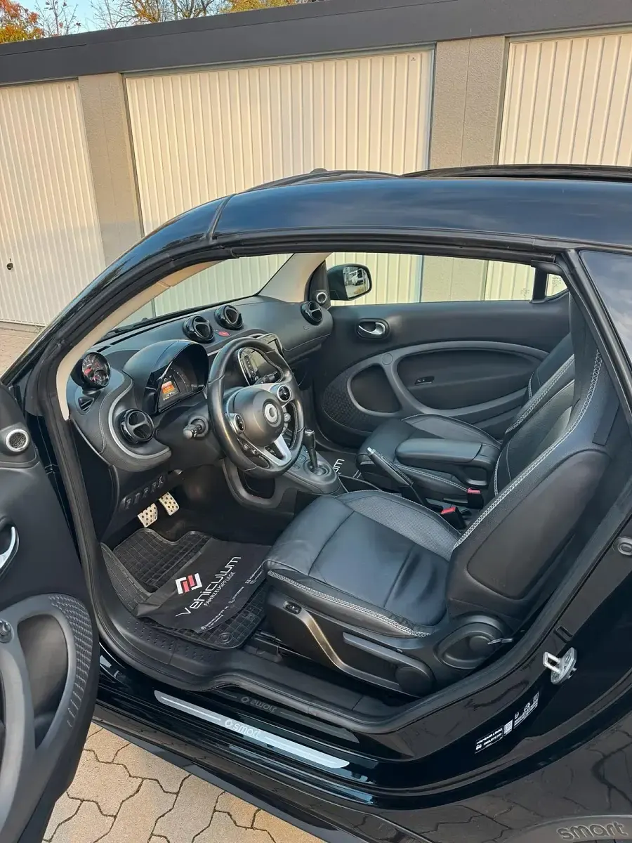 Gebraucht Smart ForTwo Cabrio Brabus 110 PS (80 kW) 2017 Schwarz Cabrio