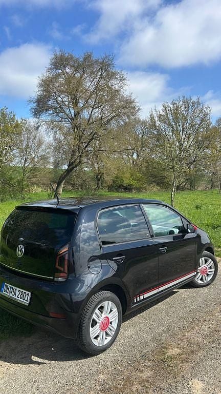 Second-hand VW up! Beats 60 CP (44 kW) 2017 Negru Hatchback
