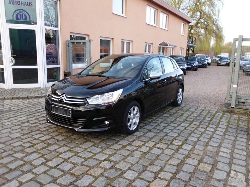 Schwarz Gebraucht 2014 Citroën C4 SELECTION Limousine | 4.990 € (Teuer) - Bild 1/4
