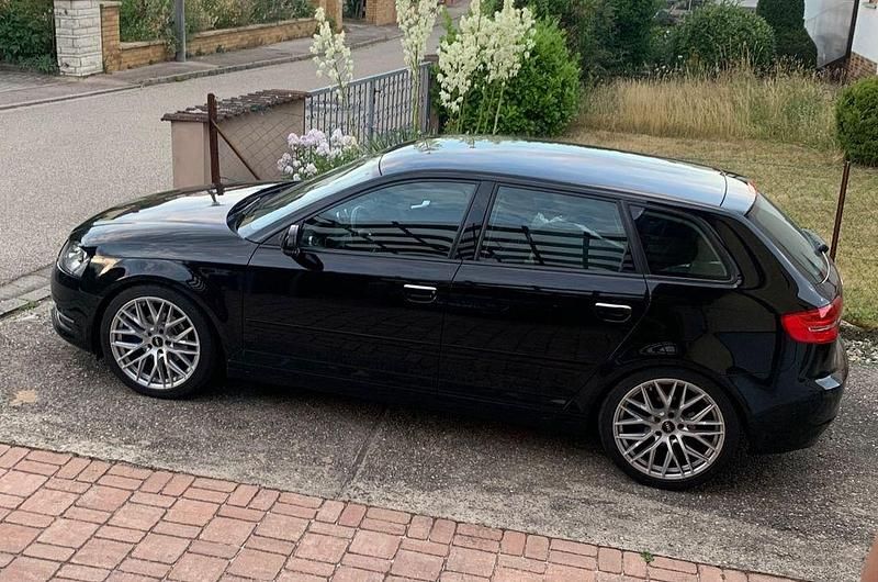 Gebraucht Audi A3 Ambition 102 PS (75 kW) 2010 Schwarz Kleinwagen