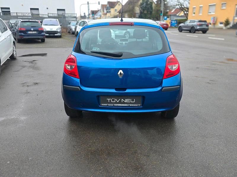 Gebraucht Renault Clio II 111 PS (81 kW) 2008 Blau Kleinwagen