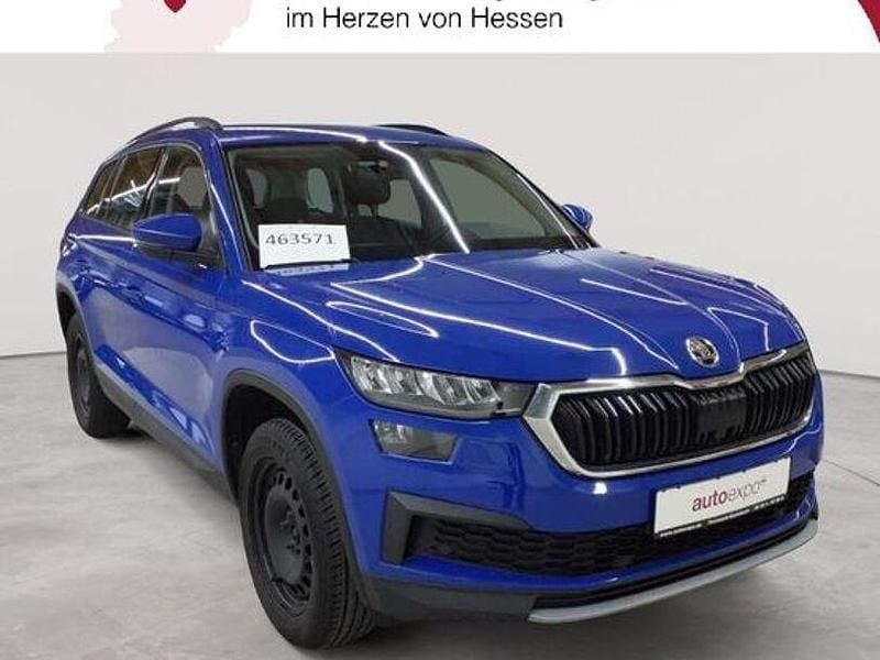 Energyblau uni Gebraucht 2022 Skoda Kodiaq Active SUV | 18.790 € (Guter Preis) - Bild 1/4