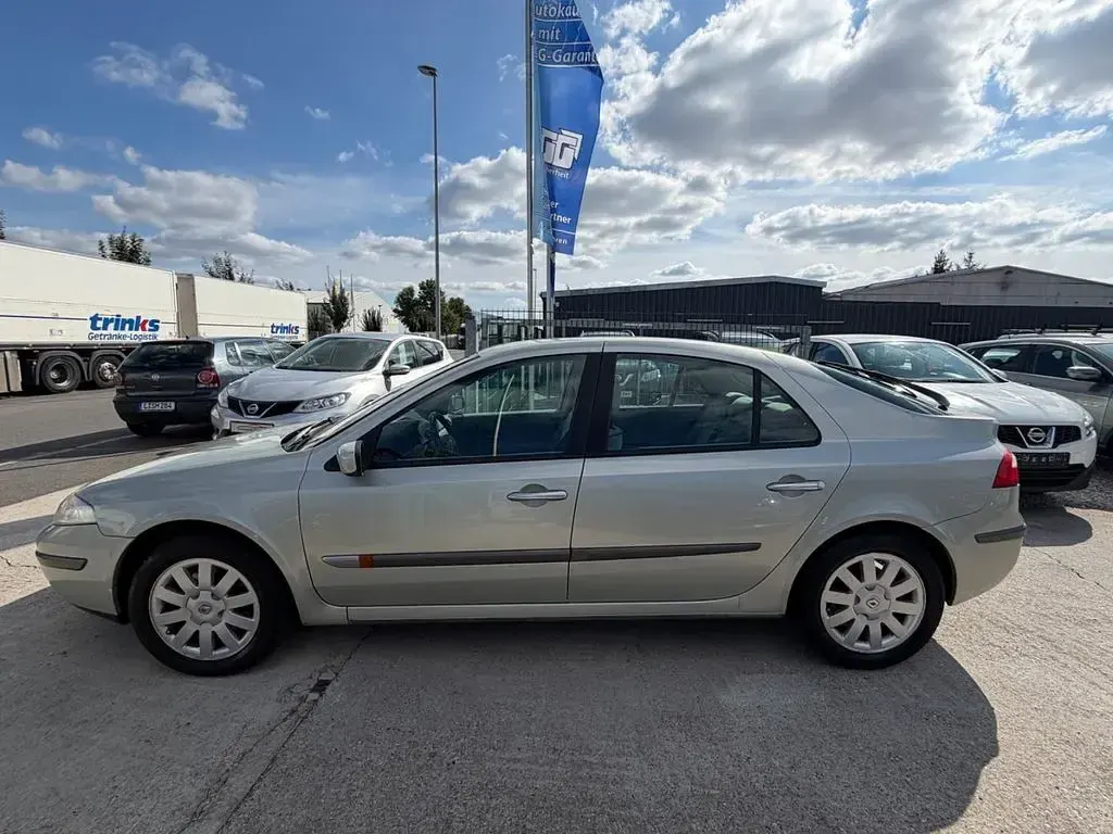 Gebraucht Renault Laguna II Authentique 120 PS (88 kW) 2003 Gold Limousine