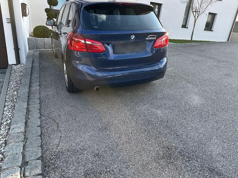 Gebraucht BMW 218 Active Tourer Sport Line 150 PS (110 kW) 2015 Blau Van / Kleinbus