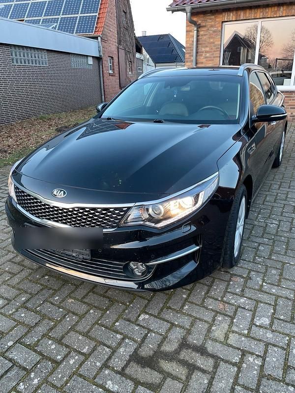 Gebraucht Kia Optima 141 PS (103 kW) 2017 Schwarz Kombi